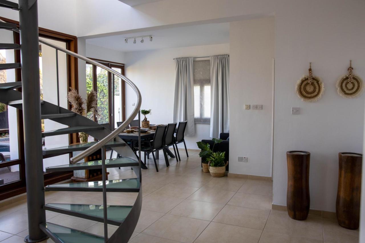 Balinese Villa Ajía Nápa Eksteriør bilde