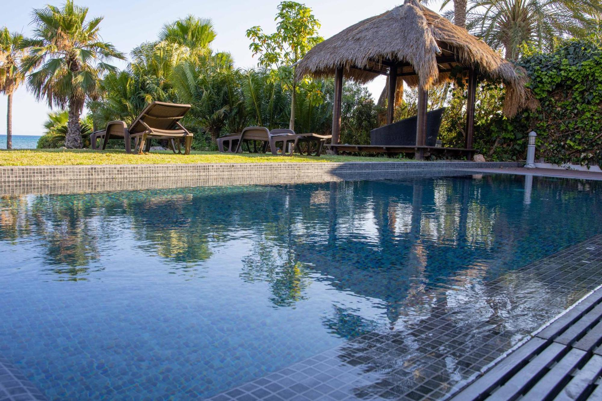 Balinese Villa Ajía Nápa Eksteriør bilde