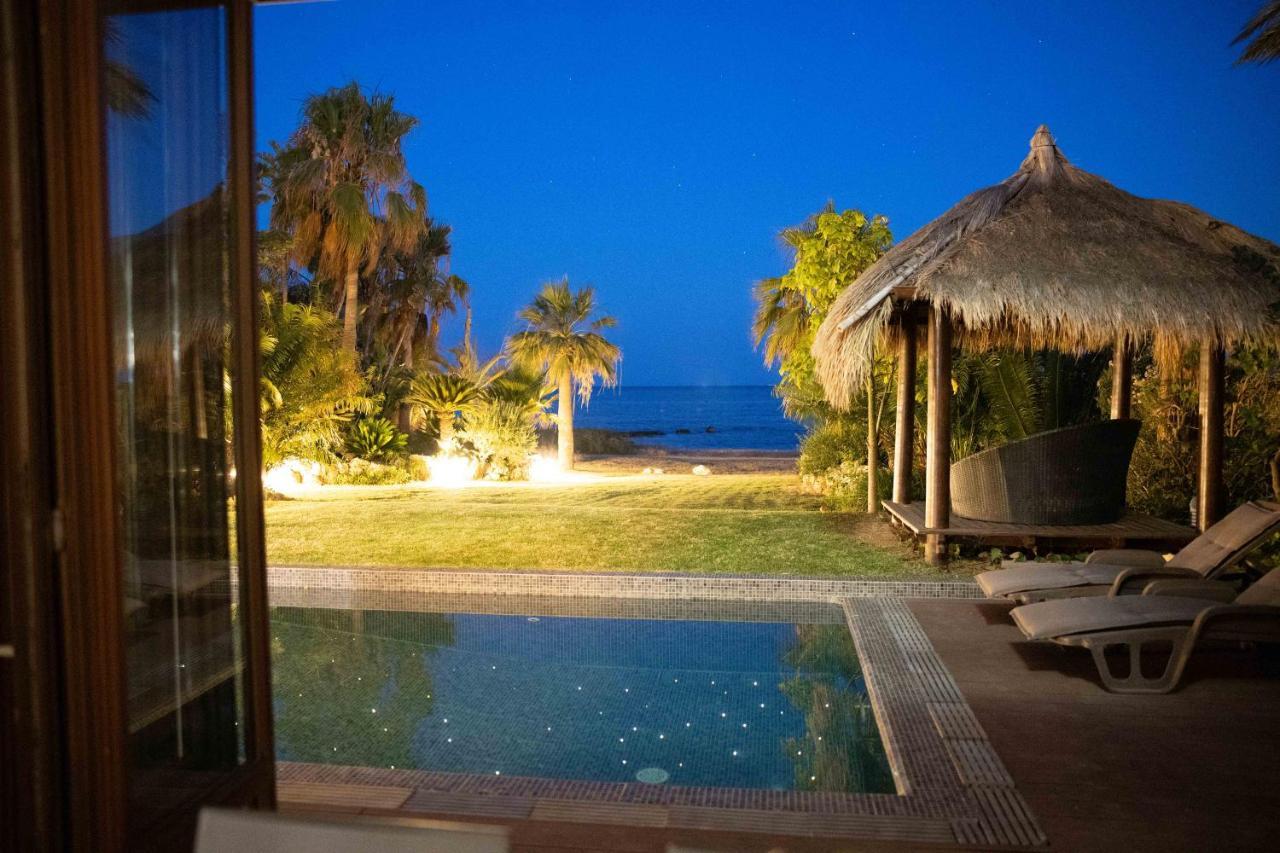Balinese Villa Ajía Nápa Eksteriør bilde