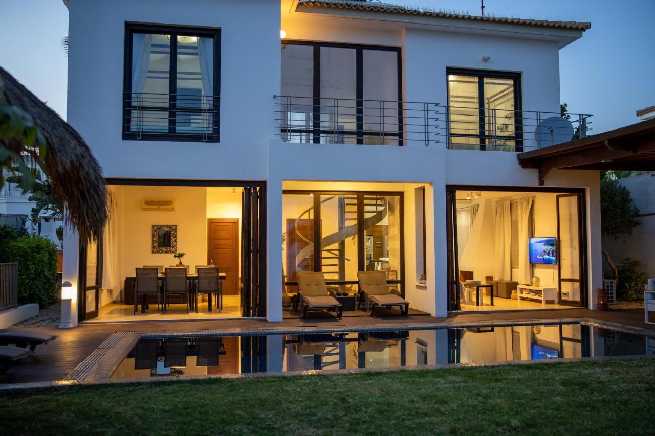 Balinese Villa Ajía Nápa Eksteriør bilde